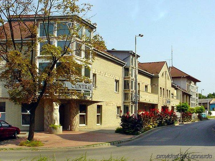 Hotel Central Nyíregyháza Extérieur photo