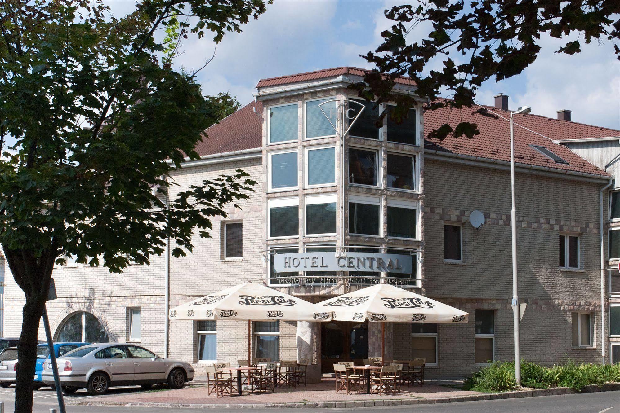 Hotel Central Nyíregyháza Extérieur photo