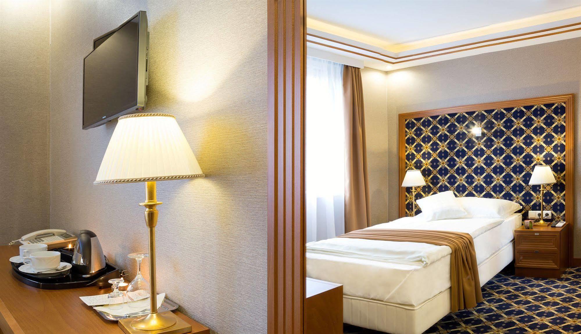 Hotel Central Nyíregyháza Extérieur photo